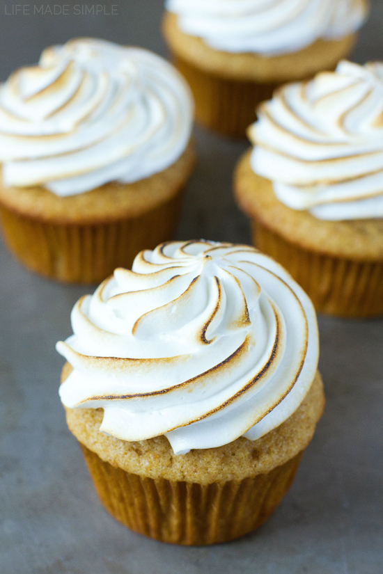 Marshmallow-Filled S'mores Cupcake Recipe
