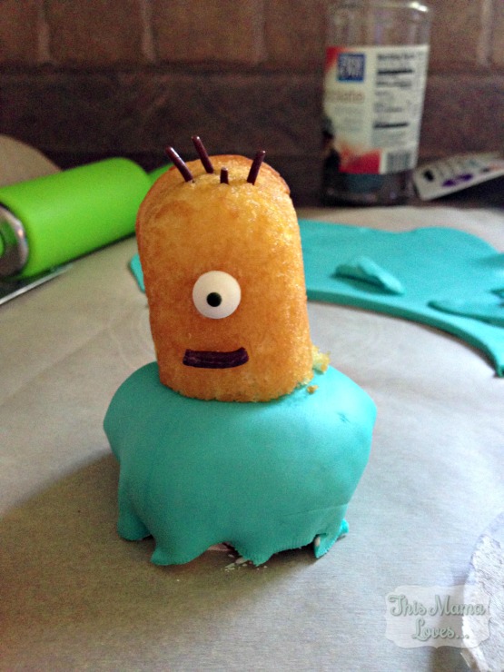 Minion Cupcakes Despicable Me Minion Cupcakes Despicable Me
