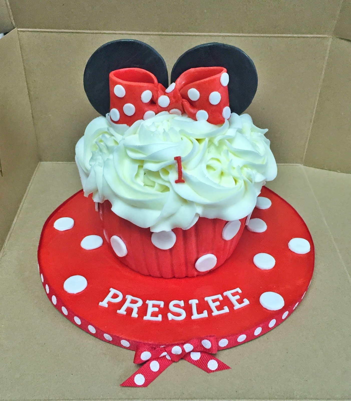 Minnie Mouse Cupcake Smash Cake