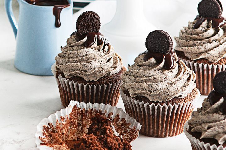 Oreo Chocolate Cupcakes with Buttercream