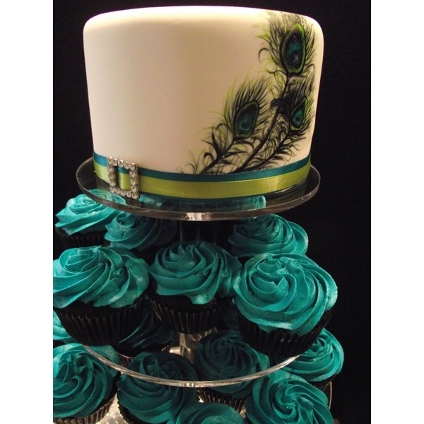 Peacock Wedding Cake with Cupcakes