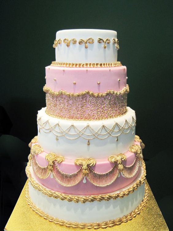 Piping Royal Icing Wedding Cakes