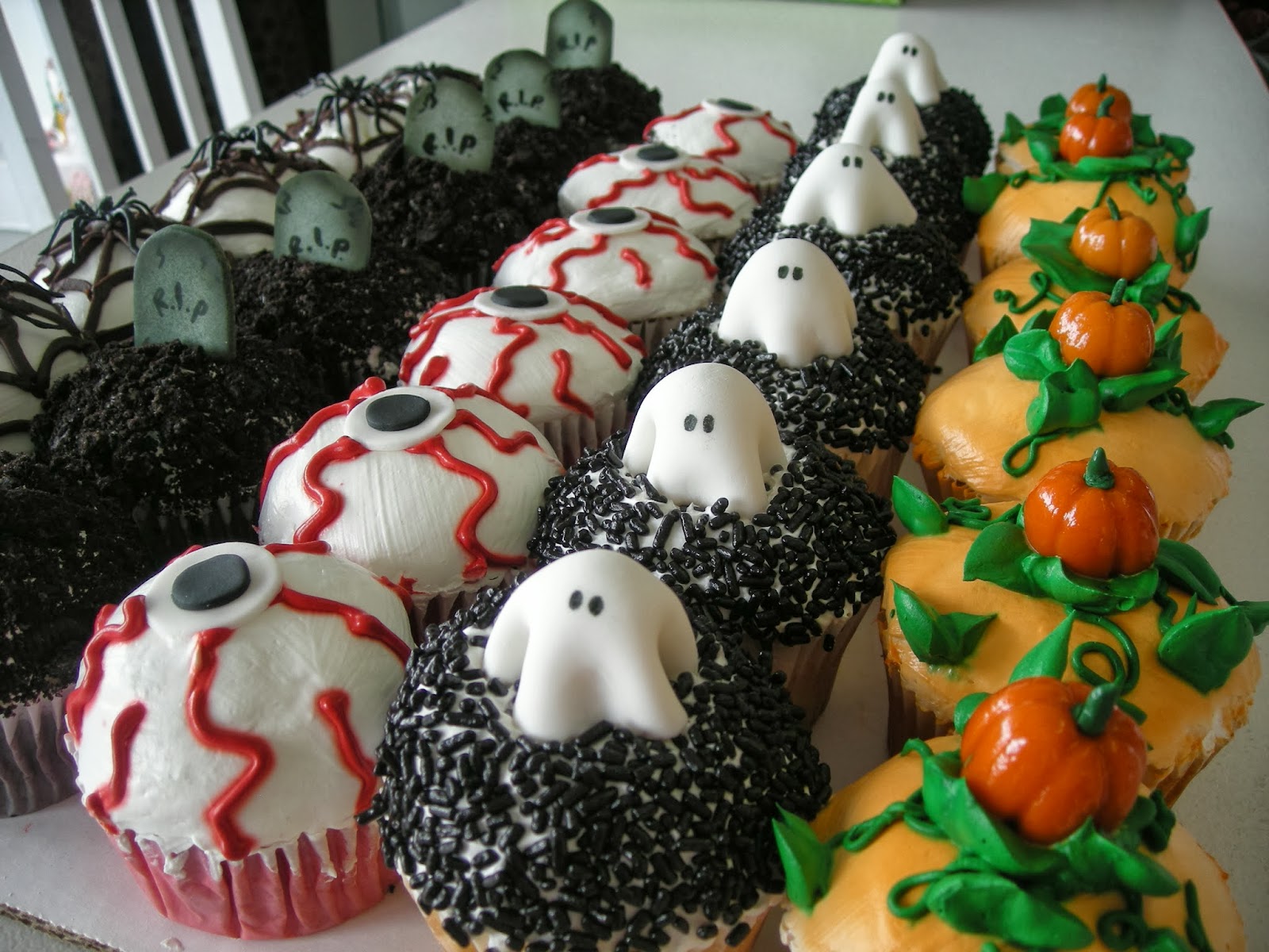 Scary Halloween Cupcake Ideas