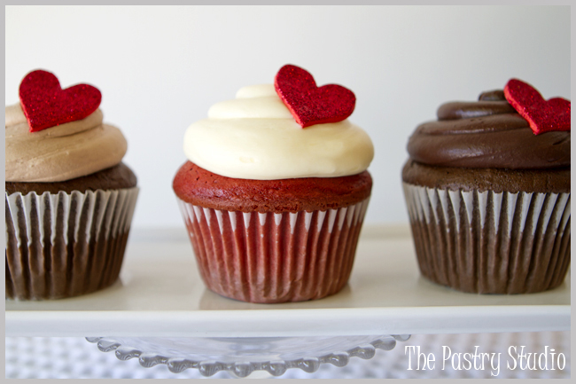 5 Photos of Happy Valentine's Cupcakes