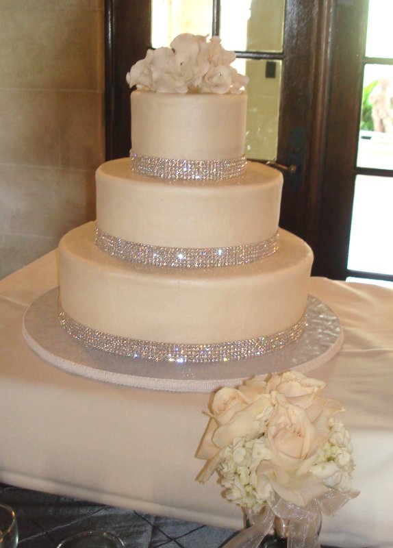 Wedding Cake with White Diamond