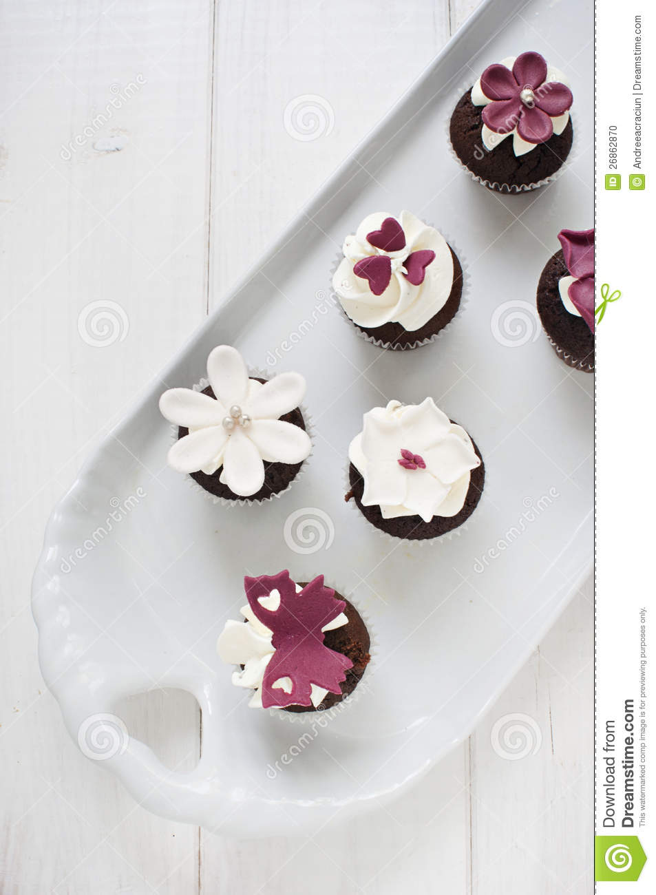 Wedding Cupcakes with Fondant Flowers