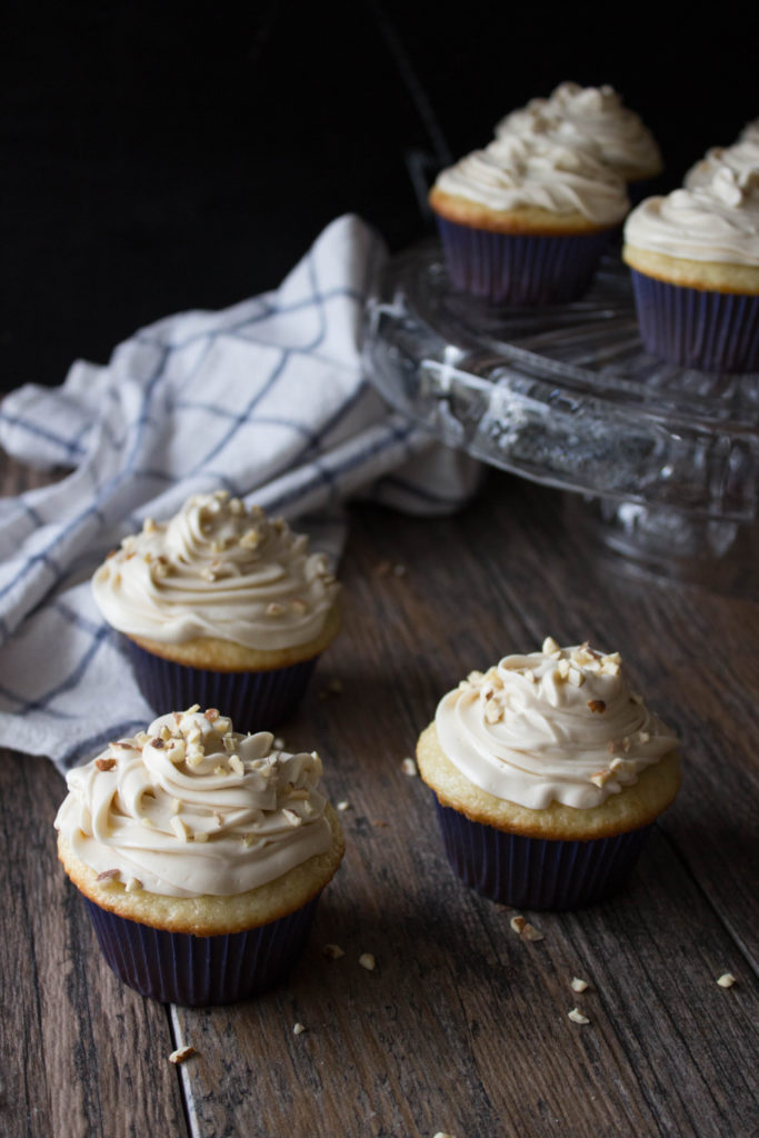 Banana Sour Cream Cupcakes Banana Sour Cream Cupcakes