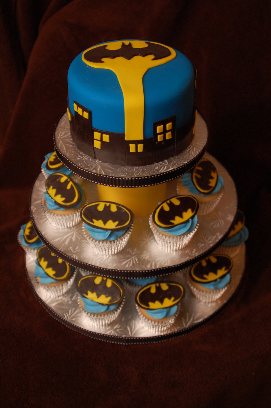 Batman Cupcake Cake Ideas