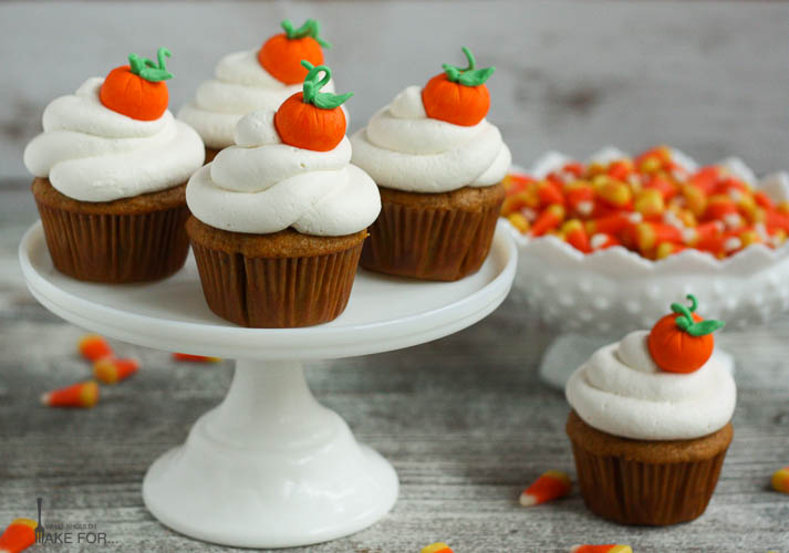 Cupcakes with Whipped Cream Frosting