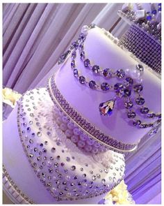 Extravagant Purple Wedding Cake Extravagant Purple Wedding Cake