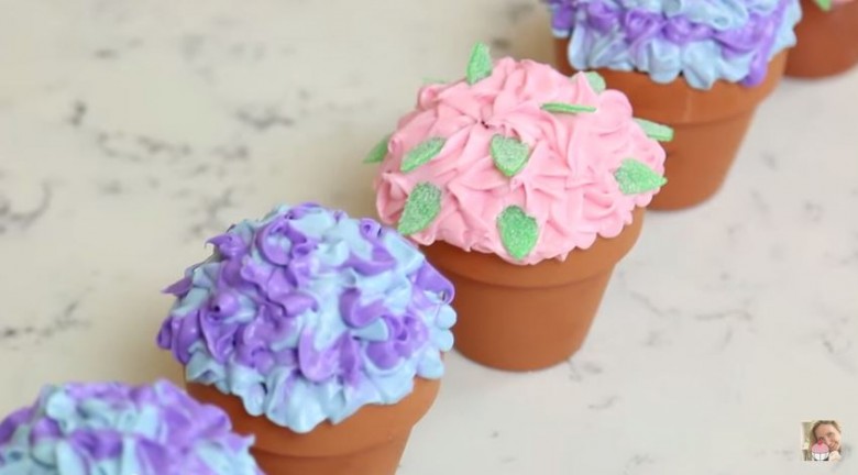 Flower Pot Cupcakes