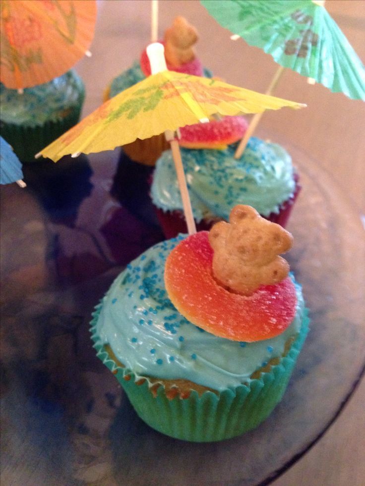 Hawaiian Luau Themed Cupcakes