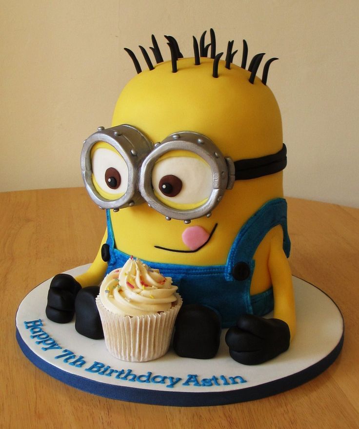 Minion Birthday Cake