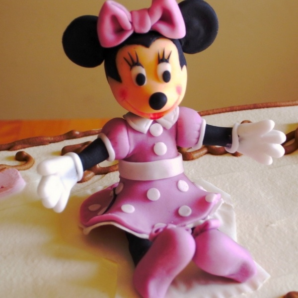 Minnie Mouse Fondant Cake Topper
