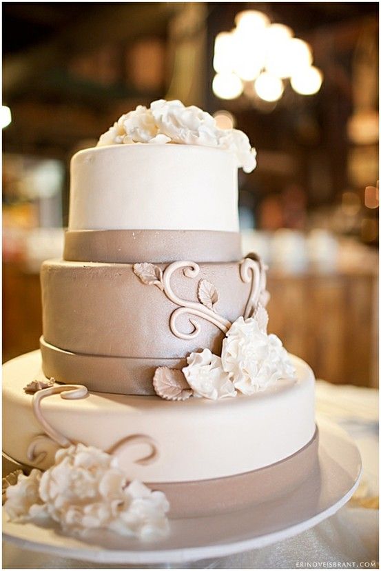 Neutral Wedding Cake