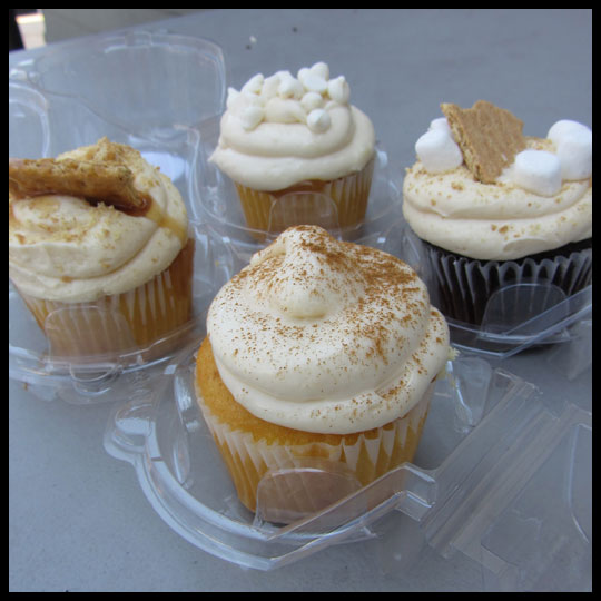 Peach Cobbler and Pie Cupcakes