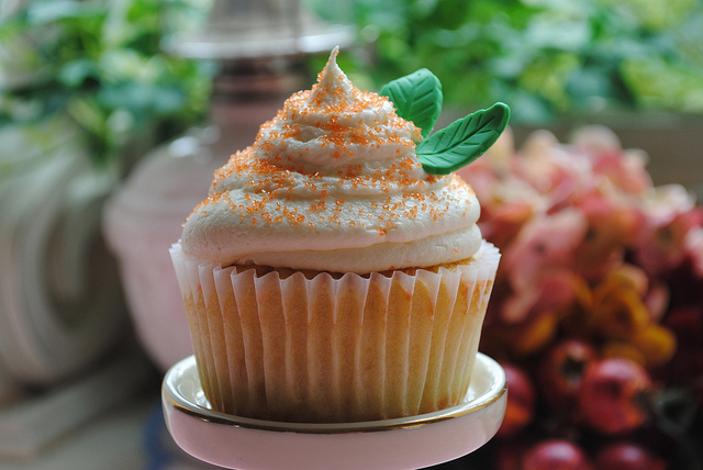 Peaches and Cream Cupcakes