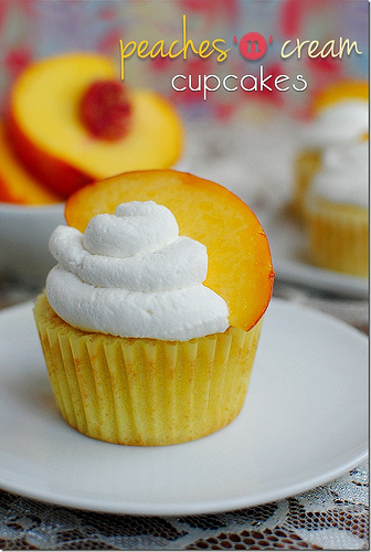 Peaches'n Cream Cupcakes