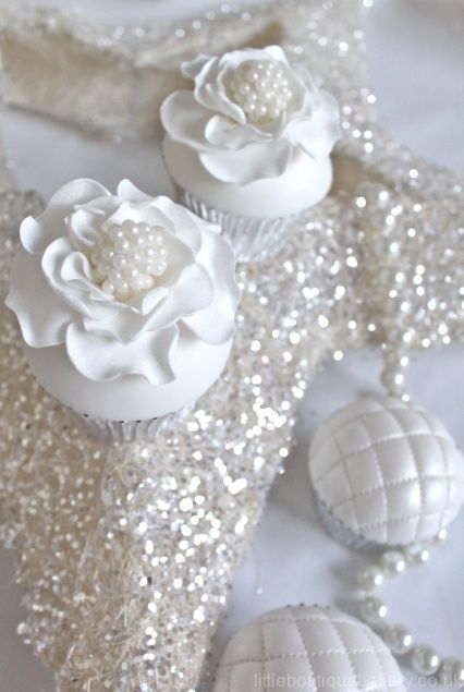 Pearl White Wedding Cupcakes