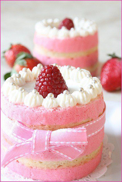 11 Photos of Mini Strawberry Cakes Beautiful