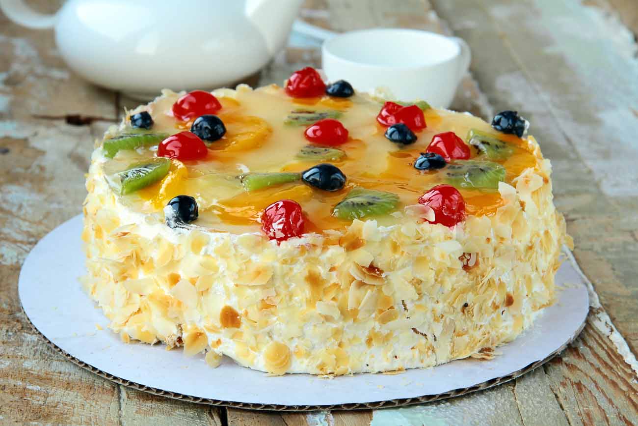 Recipe for Layered Cake with Fresh Fruit Recipe for Layered Cake with Fresh Fruit