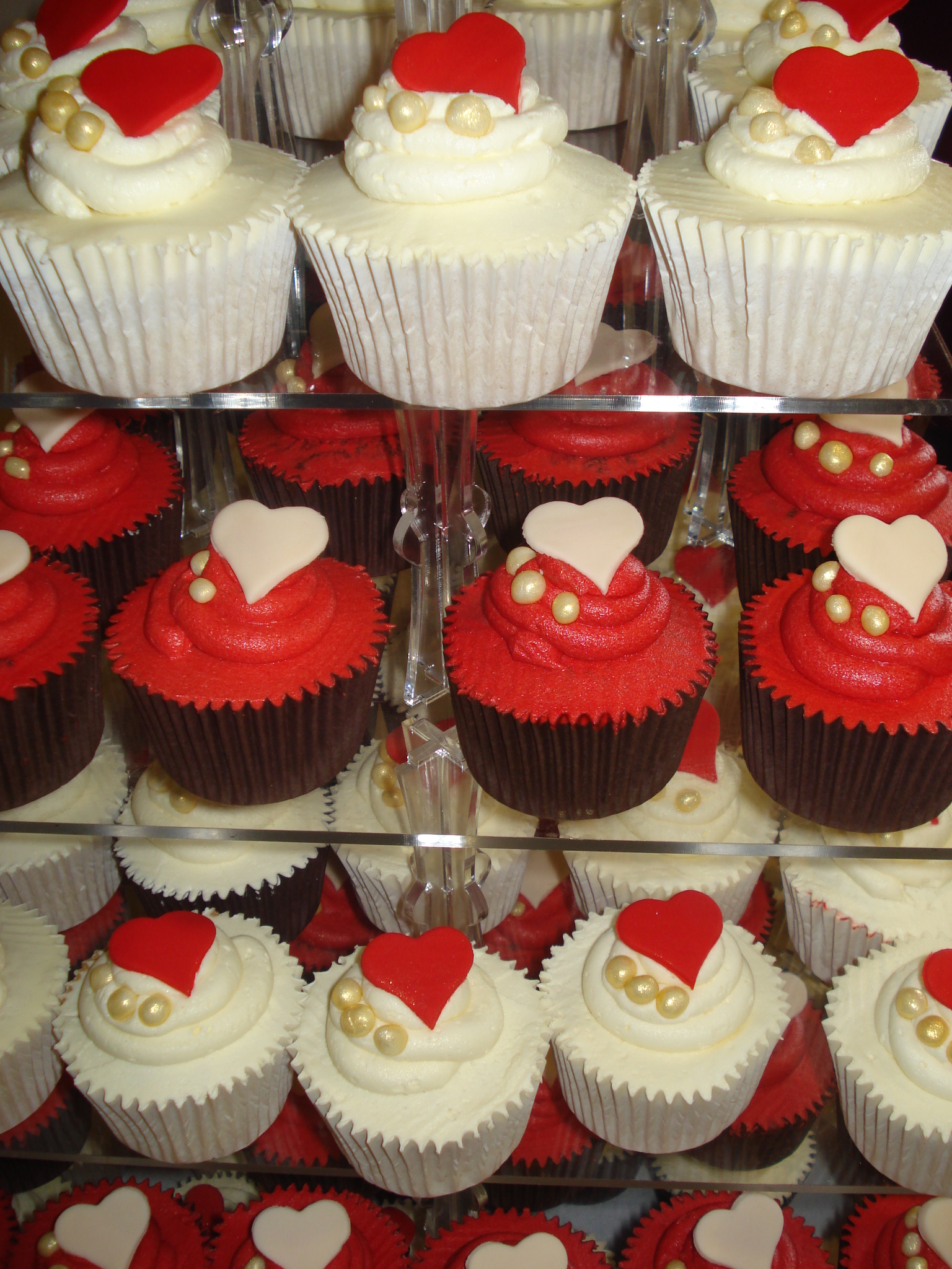 Red Wedding Cake Cupcakes