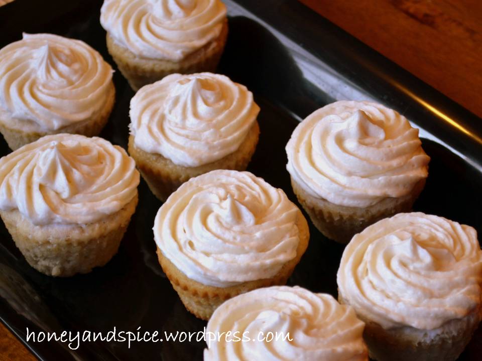 Sour Cream Recipe Vanilla Cupcakes Sour Cream Recipe Vanilla Cupcakes