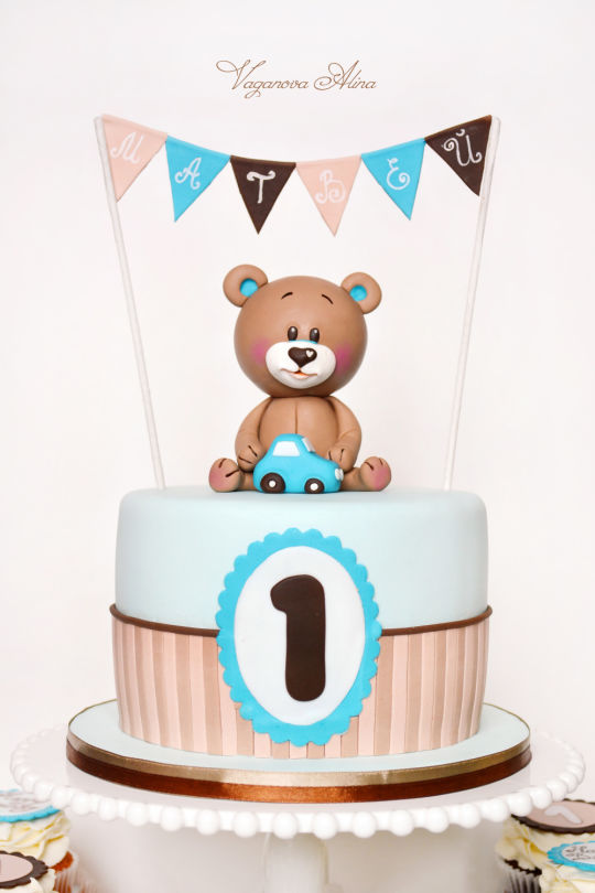 Teddy Bear Birthday Cake