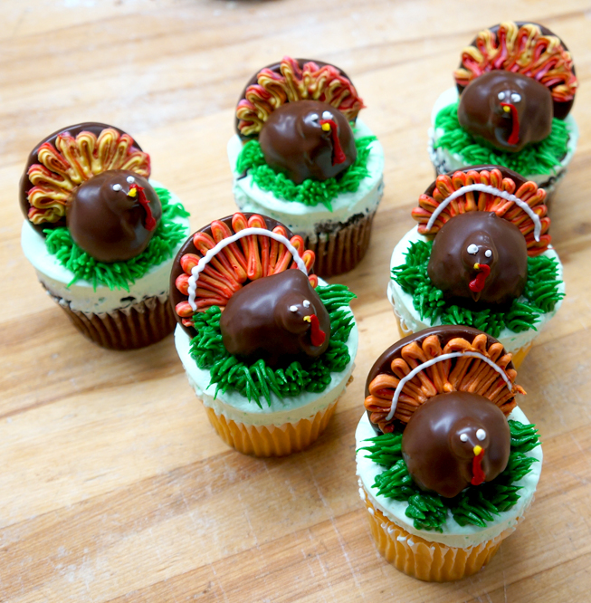 Thanksgiving Turkey Decorated Cakes
