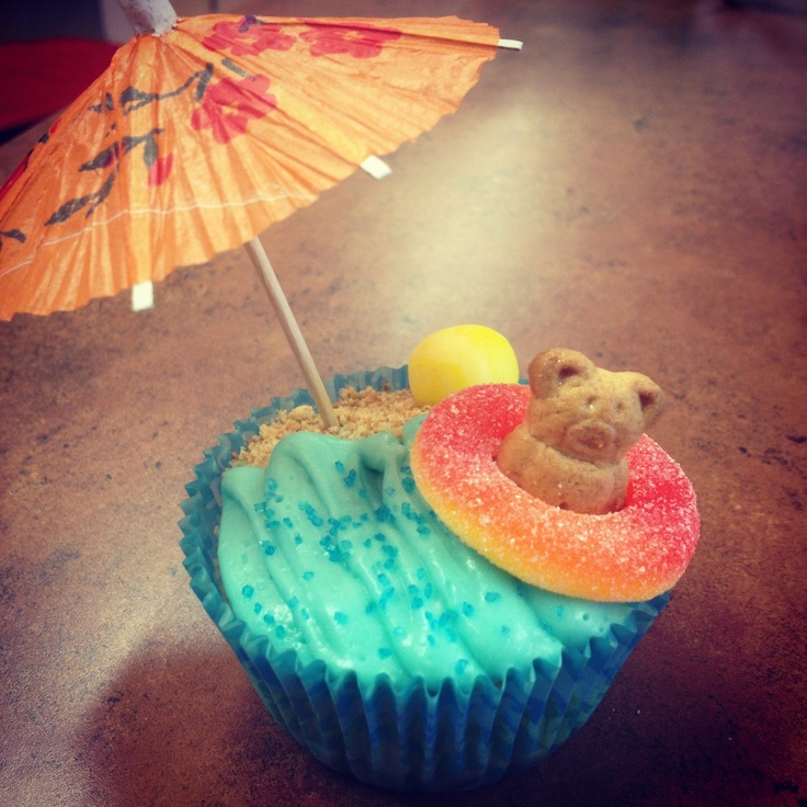 Tropical Themed Cake Cupcakes