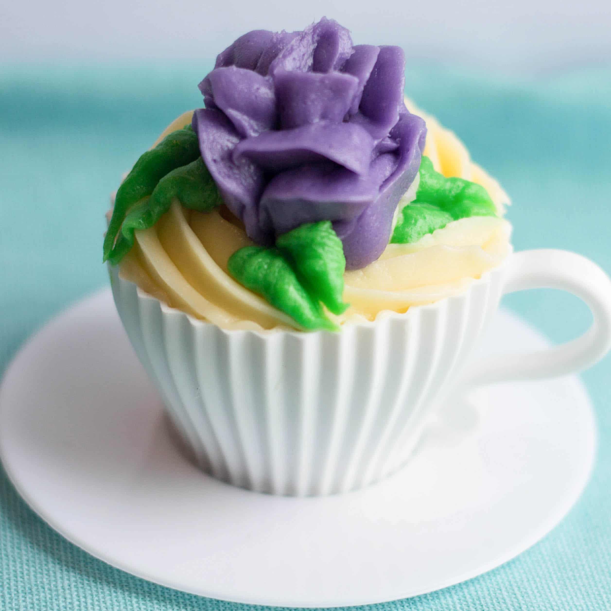 Yellow Cupcakes with Frosting Yellow Cupcakes with Frosting