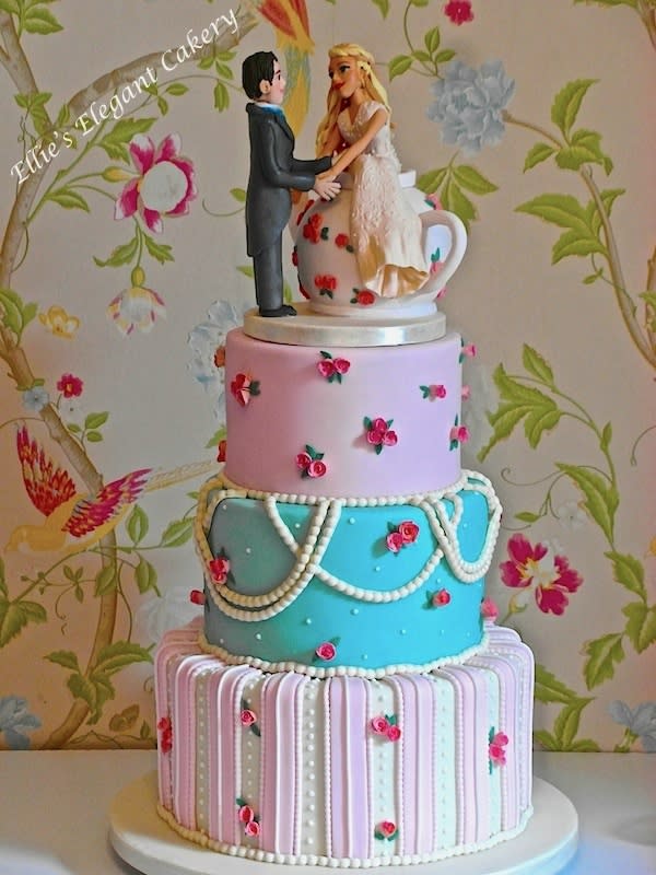 Alice in Wonderland Wedding Cake