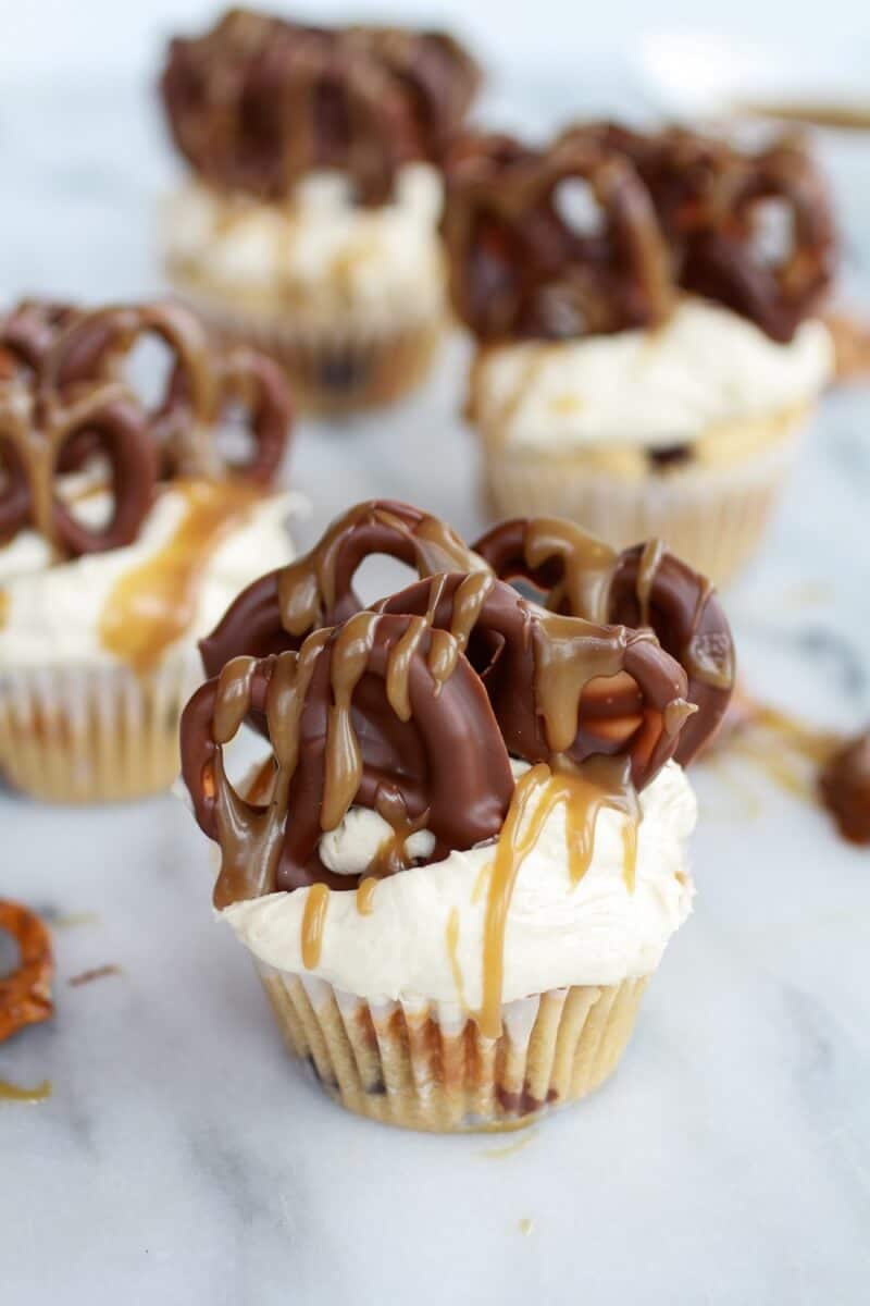 Chocolate Peanut Butter Pretzel Cupcakes