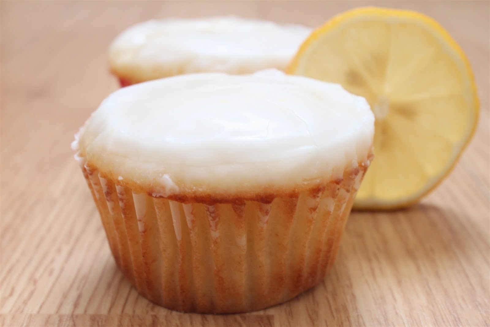 Cupcakes with Lemon Glaze