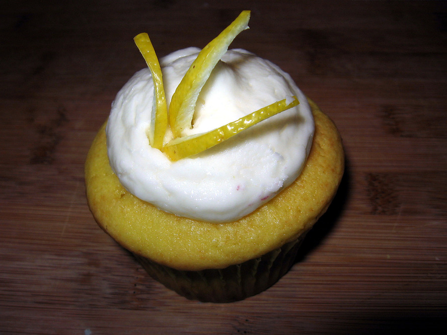 Lemon Cupcakes with Filling