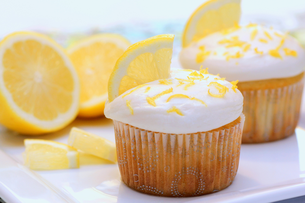 Lemon Curd Cupcakes