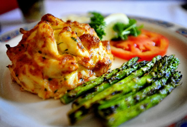 Maryland Lump Crab Cakes Recipe