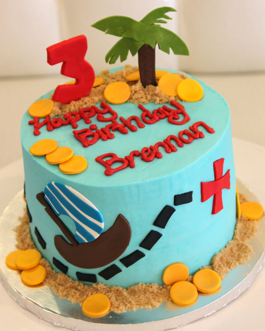 Pirate-Themed Cake Cupcakes Pirate-Themed Cake Cupcakes