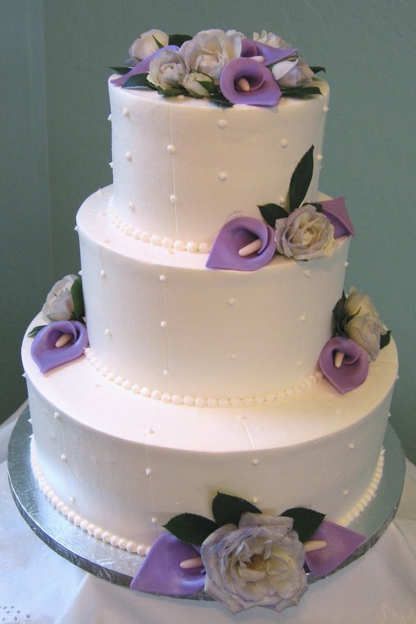 Purple Calla Lilies Wedding Cake