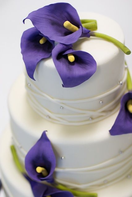 Purple Calla Lilies Wedding Cake