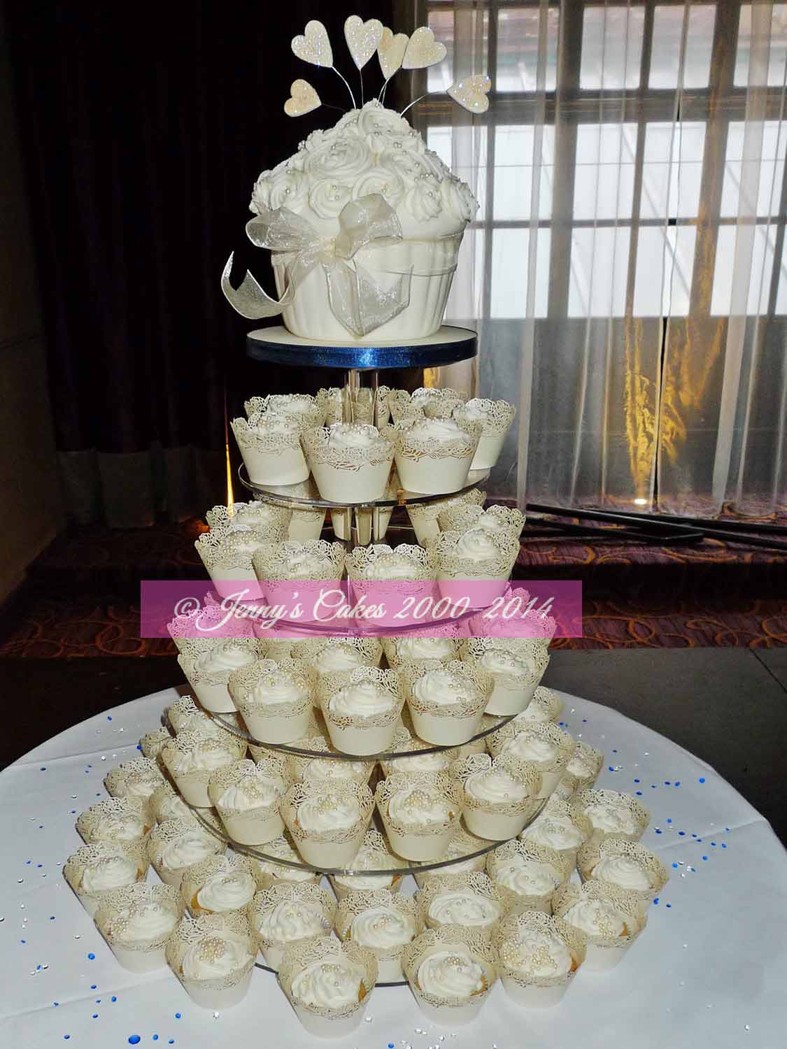 Small Wedding Cake Cupcakes