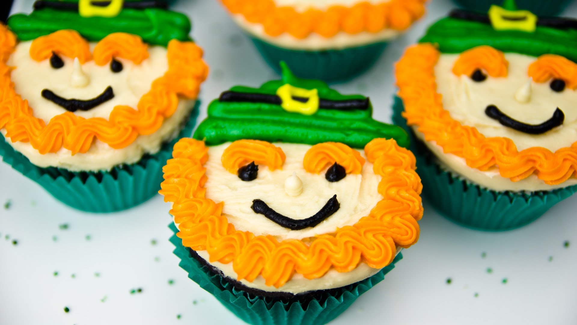 St. Patrick's Day Cookie Cupcakes