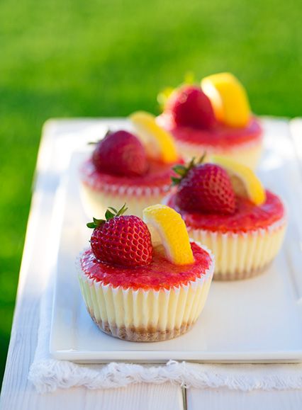 Strawberry Lemonade Cheesecake Cupcakes