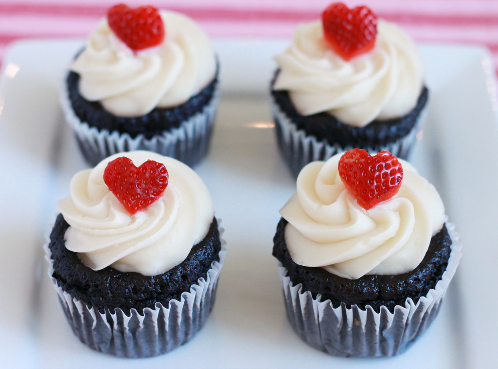 Strawberry Valentine Cupcakes