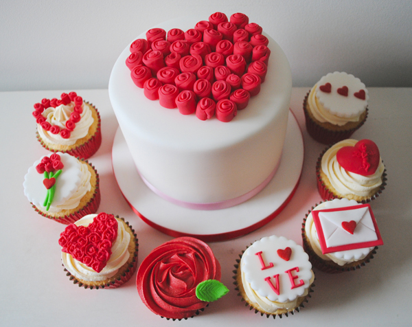 Valentine's Day Cupcakes Cake