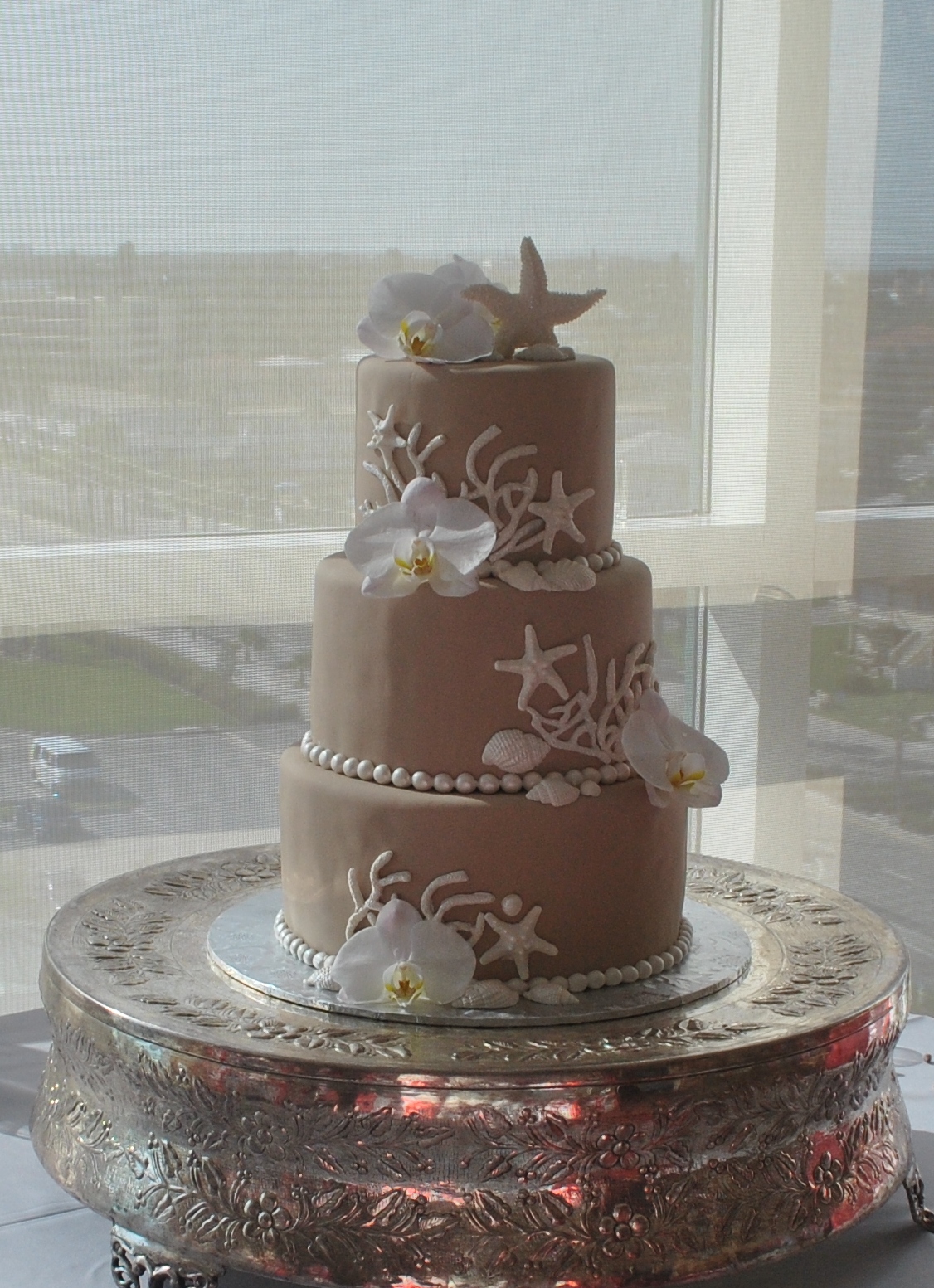 Beach Theme Wedding Cake with Corals