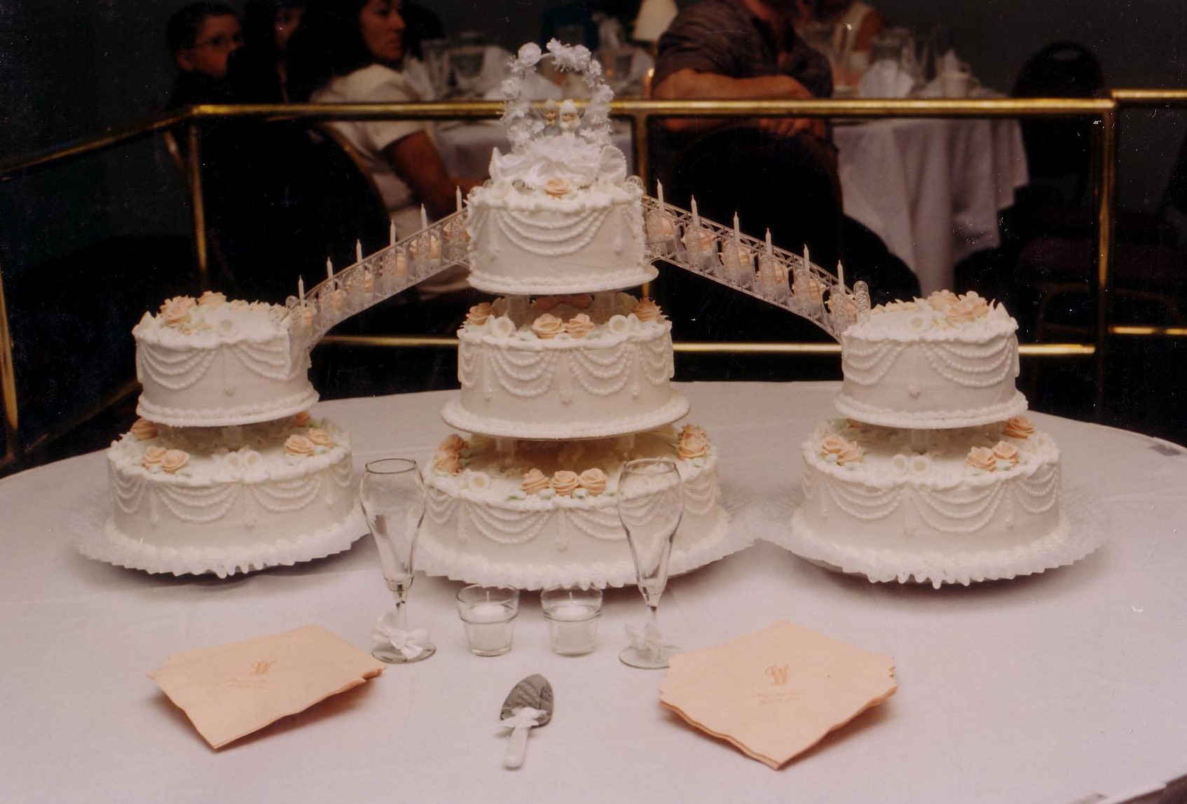 Bridge Wedding Cakes with Fountains Bridge Wedding Cakes with Fountains