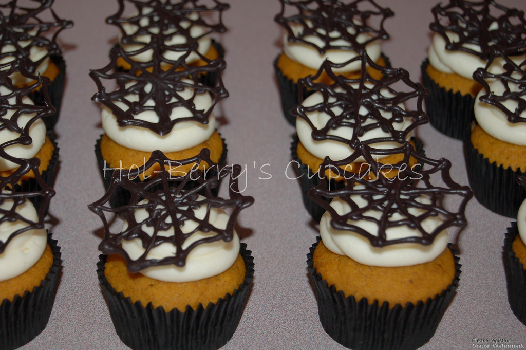 Halloween Cupcakes with Oreo Cookies