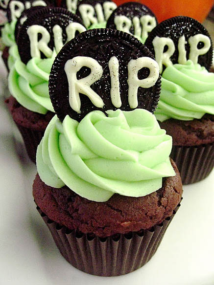 Halloween Tombstone Oreo Cupcakes