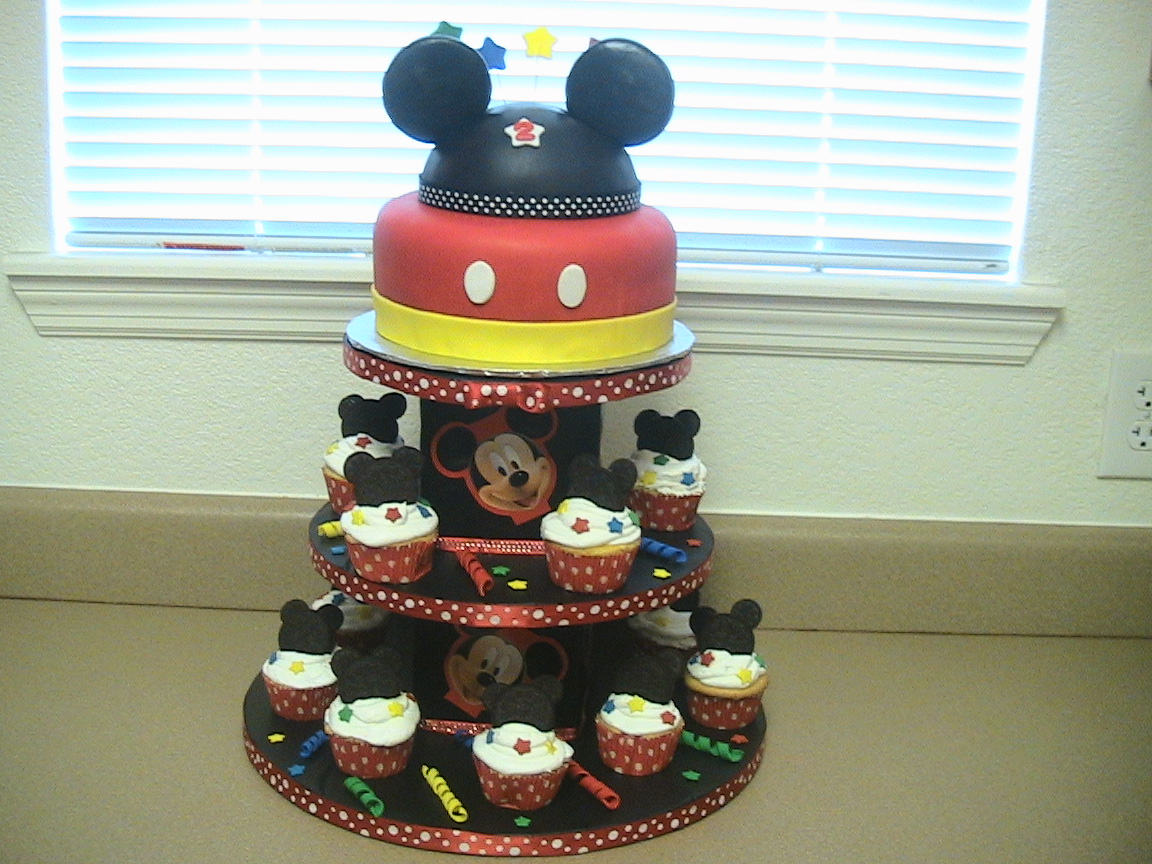 Mickey Mouse Cake and Cupcakes Mickey Mouse Cake and Cupcakes